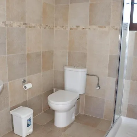 بيت للعطل Takis Bizos House 1 *