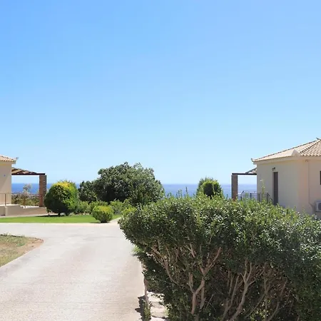 بيت للعطل Takis Bizos House 1