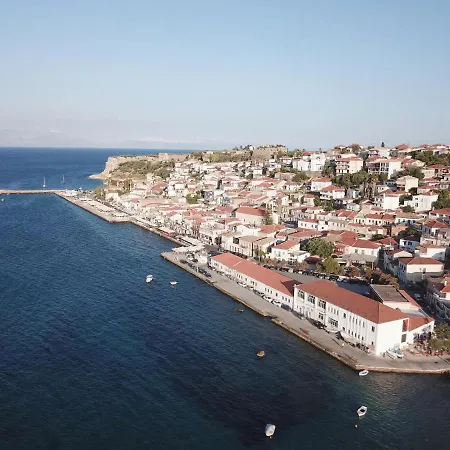 Takis Bizos House 1 بيت للعطل