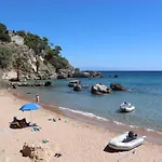 بيت للعطل Takis Bizos House 1 *