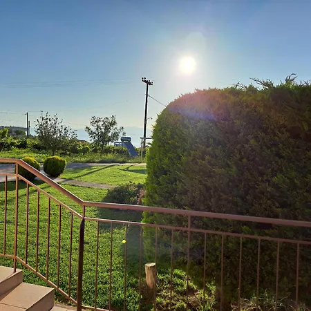 Takis Bizos House 1 بيت للعطل
