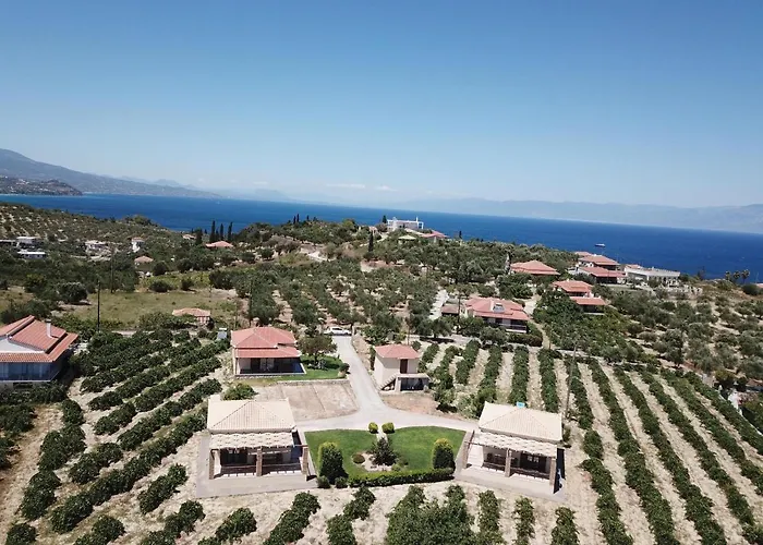 Takis Bizos House 1 Feriehus Koróni